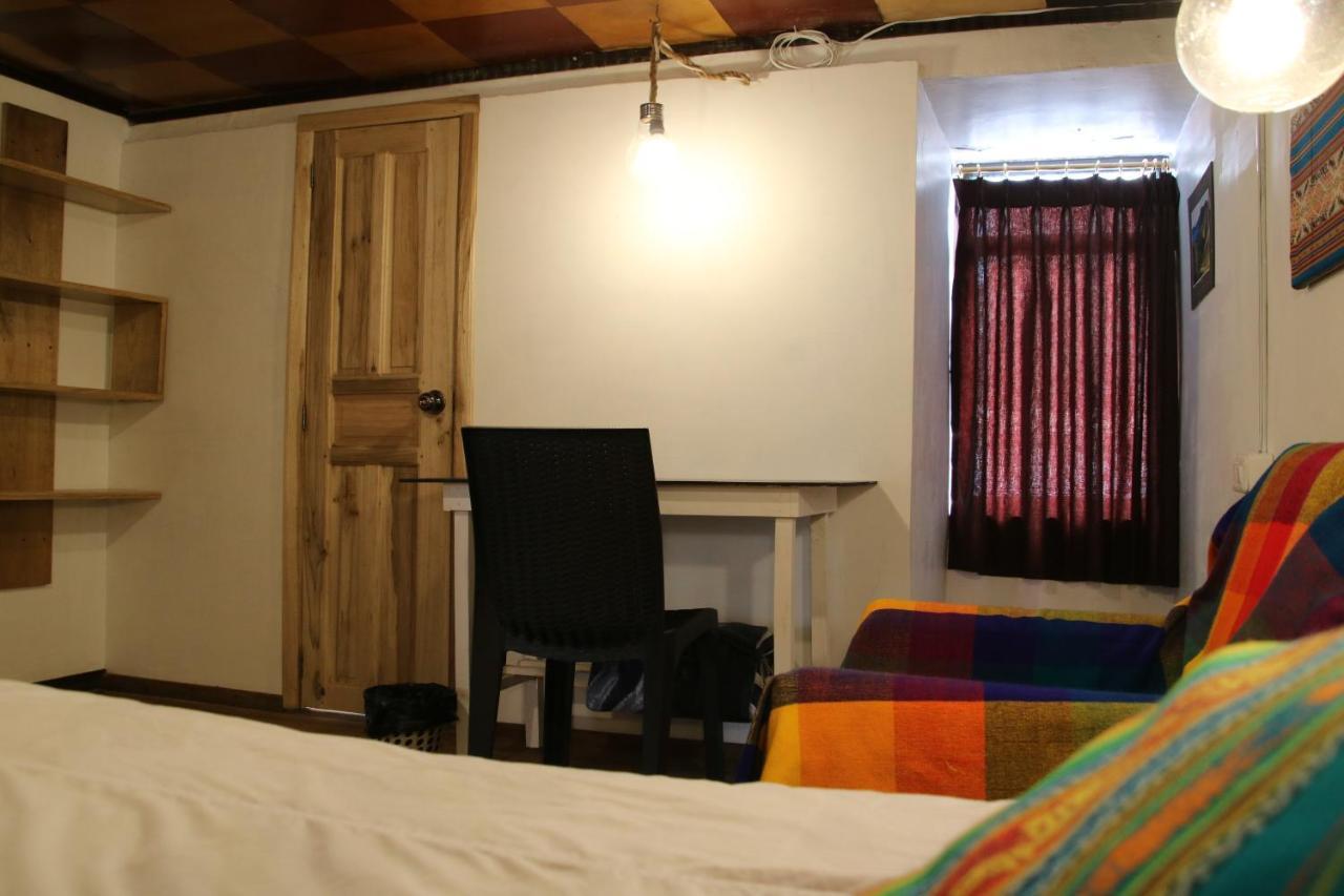 Hospedaje Los Ponchos Otavalo Exterior photo